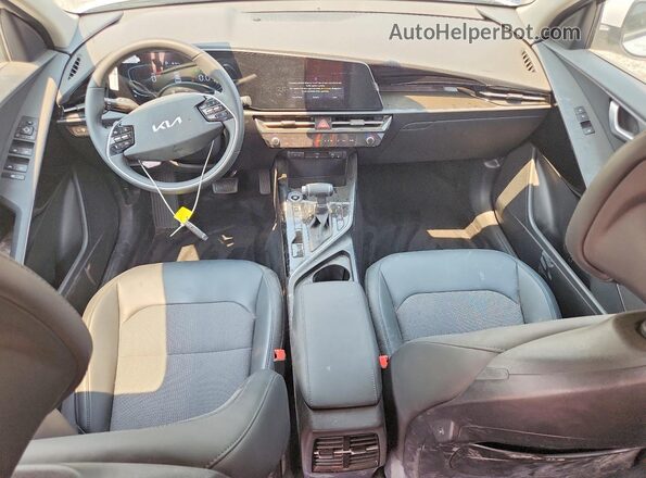 KNDCR3LE6T5319115 2026 KIA NIRO White Առջևի վահանակի տեսք