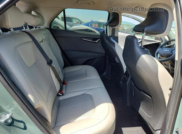 KNDCR3LE9P5081671 2023 KIA NIRO Green Вид задньої частини салону