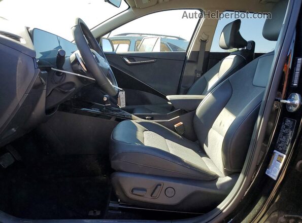 KNDCR3LEXR5151052 2024 KIA NIRO Черный Вид салона спереди