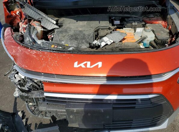 KNDCS3LF0P5063623 2023 KIA NIRO Orange Vista interior trasera