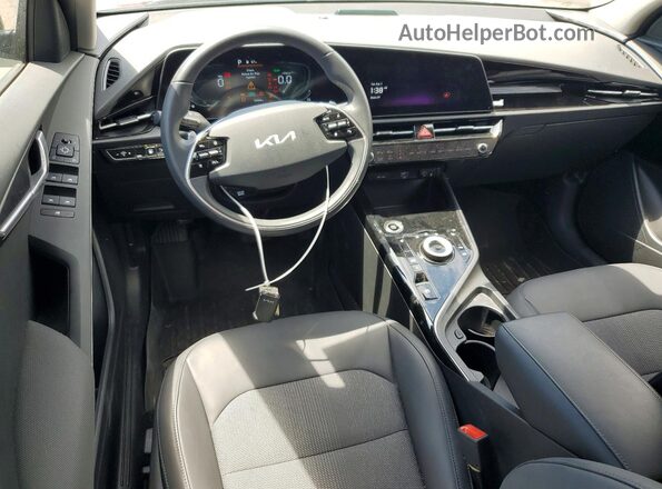 KNDCS3LF5P5070809 2023 KIA NIRO Black Vista del salpicadero