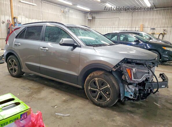 KNDCS3LF9S5293119 2025 KIA NIRO Silver Front right