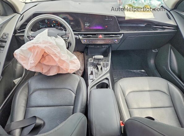 KNDCT3LEXP5034327 2023 KIA NIRO Gray Vista del salpicadero