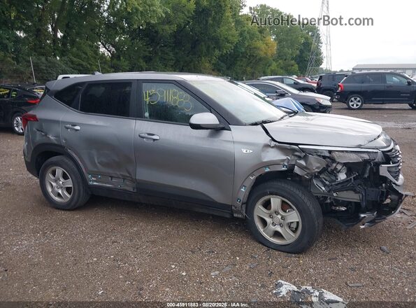 KNDEP2AA8T7900936 2026 KIA SELTOS Gray Սալոնի հետևի տեսք