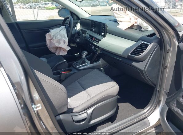 KNDEP2AA9T7878848 2026 KIA SELTOS Silver Widok wnętrza z przodu