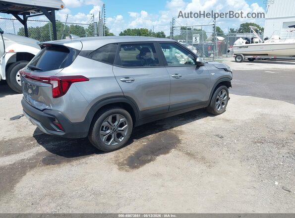 KNDEP2AA9T7878848 2026 KIA SELTOS Silver Tył prawy