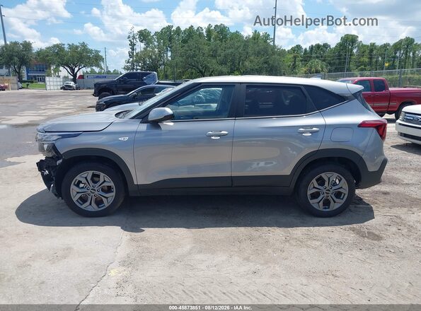 KNDEP2AA9T7878848 2026 KIA SELTOS Silver Widok wnętrza 360 stopni