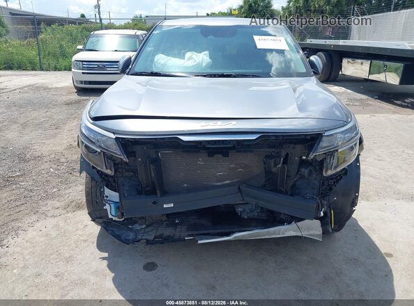 KNDEP2AA9T7878848 2026 KIA SELTOS Silver Widok z przodu