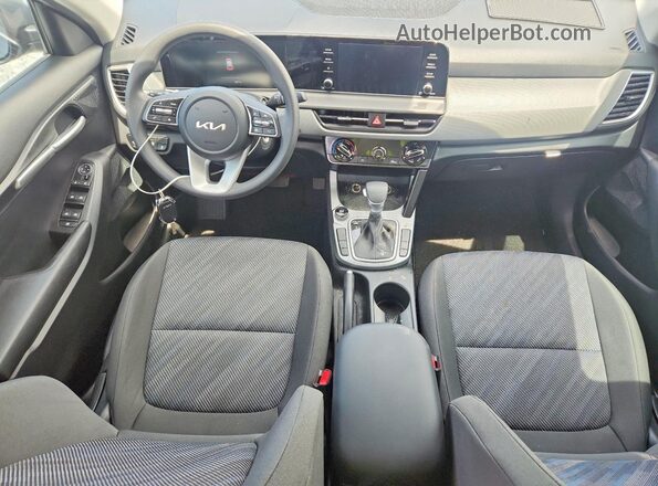 KNDEP2AA9T7905725 2026 KIA SELTOS Silver წინა პანელის ხედი