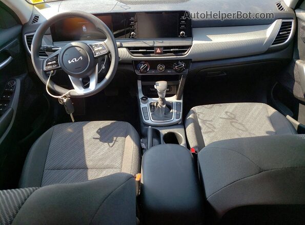 KNDEPCAA1T7946792 2026 KIA SELTOS Black Vista del salpicadero