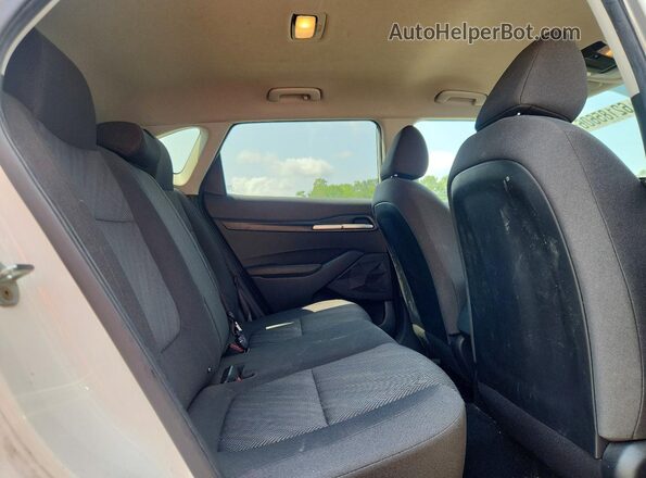 KNDEPCAA2M7136251 2021 KIA SELTOS White Widok wnętrza z tyłu