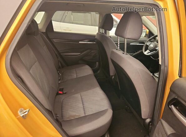 KNDEPCAA4M7204176 2021 KIA SELTOS Желтый Вид задней части салона