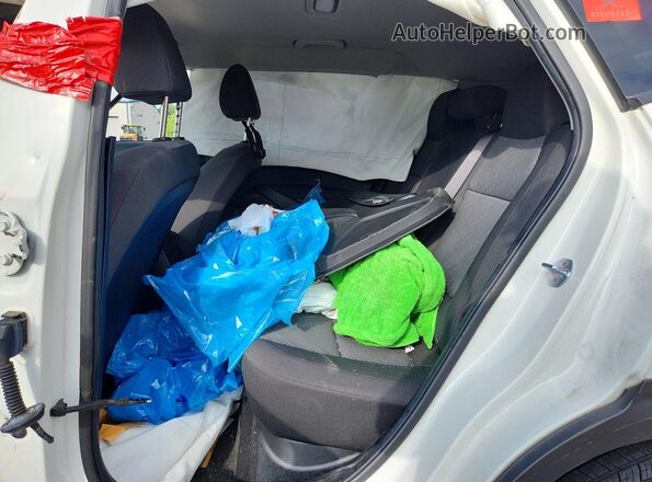 KNDEPCAA5N7324019 2022 KIA SELTOS White Widok wnętrza z tyłu