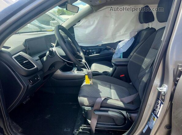KNDEPCAA6T7825983 2026 KIA SELTOS Gray Vista interior delantera
