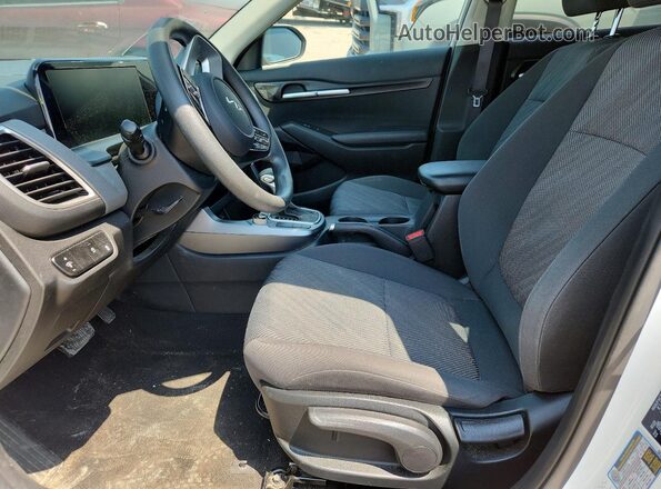 KNDEPCAA9R7537397 2024 KIA SELTOS White Vista interior delantera