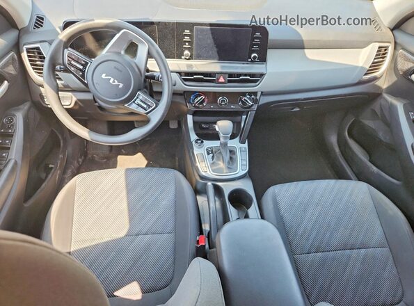 KNDEPCAA9R7537397 2024 KIA SELTOS White Vista del salpicadero