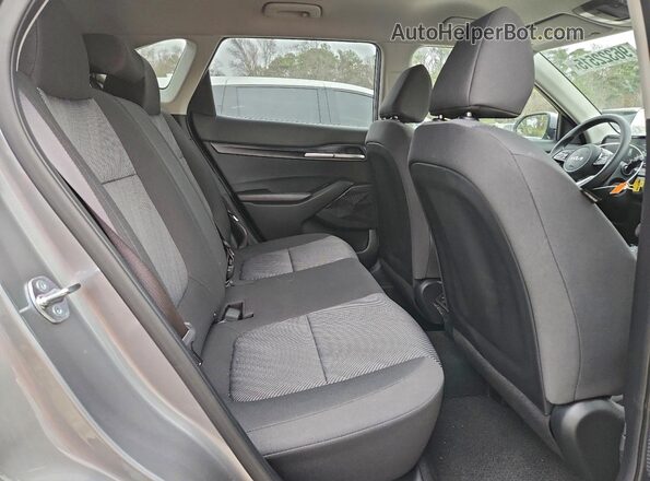 KNDEPCAAXS7808831 2025 KIA SELTOS Silver Vista interior trasera