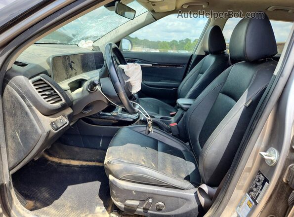 KNDER2AA0R7485212 2024 KIA SELTOS Gray Widok wnętrza z przodu