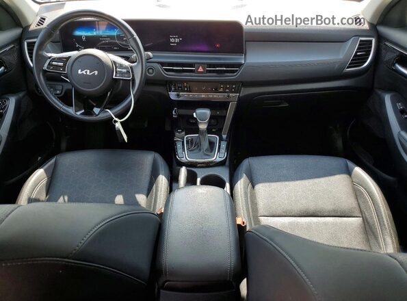 KNDER2AA0R7492807 2024 KIA SELTOS Turquoise Vista del salpicadero