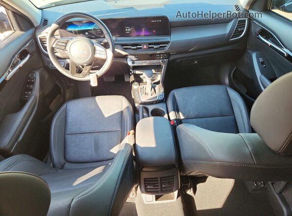 KNDER2AA5S7728468 2025 KIA SELTOS Charcoal Dashboard view