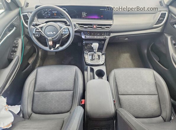 KNDER2AA8S7696339 2025 KIA SELTOS Gray Vista del salpicadero