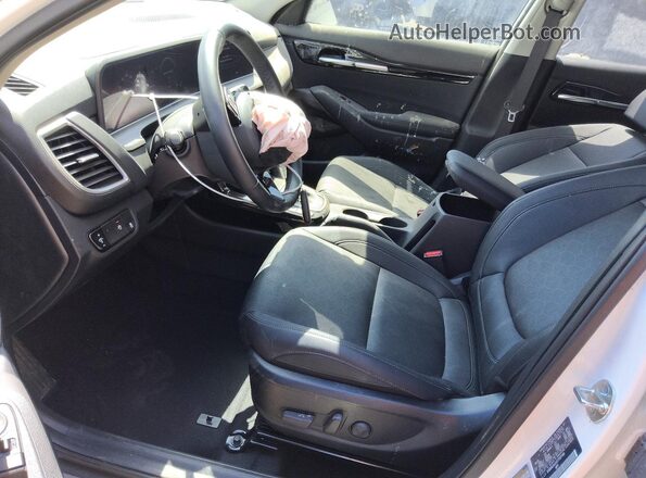 KNDER2AAXS7797740 2025 KIA SELTOS White Widok wnętrza z przodu