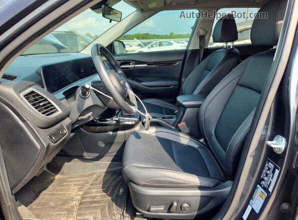 KNDERCAA0R7633137 2024 KIA SELTOS Charcoal Widok wnętrza z przodu