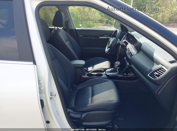 KNDERCAA1R7633907 2024 KIA SELTOS White Front interior view