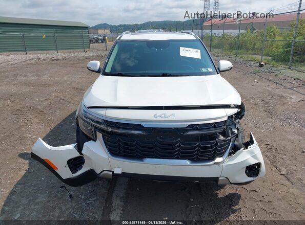 KNDERCAA1R7633907 2024 KIA SELTOS White Rear interior view