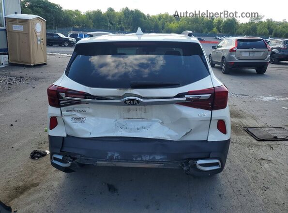 KNDERCAA2M7219348 2021 KIA SELTOS White უკანა ხედი