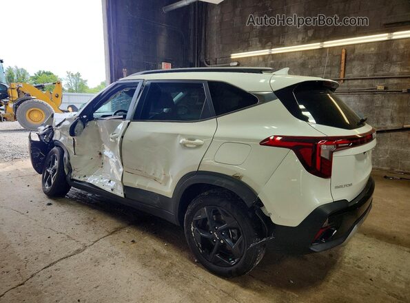 KNDERCAA2T7865097 2026 KIA SELTOS White Trasero izquierdo