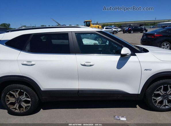 KNDERCAA3P7419594 2023 KIA SELTOS White Widok wnętrza z tyłu