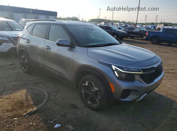 KNDERCAA3R7558272 2024 KIA SELTOS Silver Front right