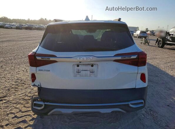 KNDERCAA4N7274367 2022 KIA SELTOS White Rear view
