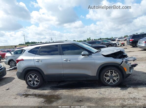 KNDERCAA5P7356224 2023 KIA SELTOS Gray Вид задньої частини салону