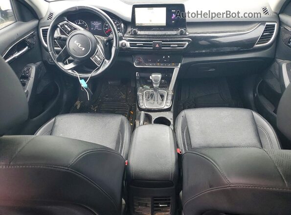 KNDERCAA5P7420875 2023 KIA SELTOS White Widok deski rozdzielczej