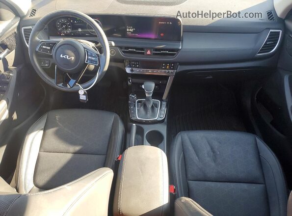KNDERCAA6S7674183 2025 KIA SELTOS Черный Вид панели приборов