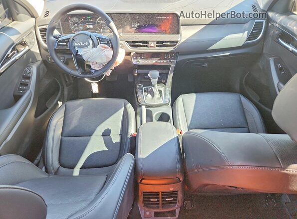 KNDERCAA6S7723334 2025 KIA SELTOS Turquoise Vista del salpicadero