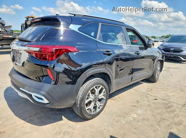 KNDERCAA7N7307586 2022 KIA SELTOS Black Rear right