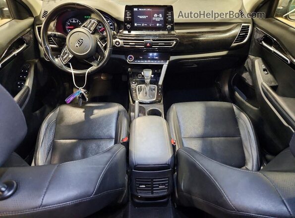 KNDERCAAXM7174322 2021 KIA SELTOS Silver Vista del salpicadero