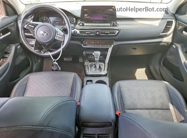 KNDETCA2XM7218149 2021 KIA SELTOS Gray წინა პანელის ხედი