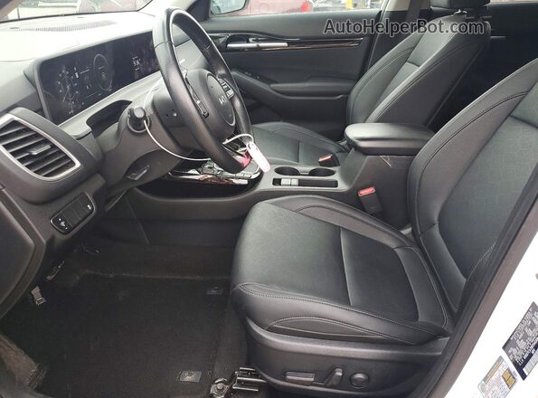 KNDETCA79R7545306 2024 KIA SELTOS White Widok wnętrza z przodu