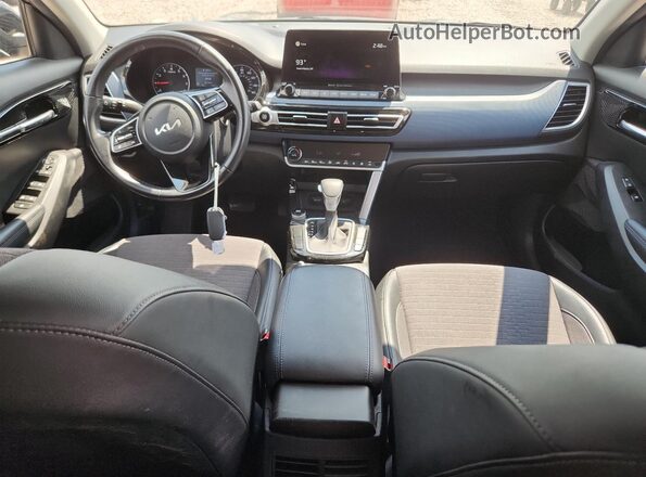 KNDEU2AA0N7259471 2022 KIA SELTOS Black Widok deski rozdzielczej