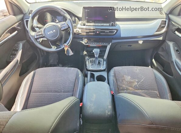 KNDEU2AA3N7306363 2022 KIA SELTOS Белый Вид панели приборов