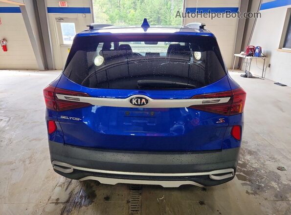 KNDEU2AAXM7042122 2021 KIA SELTOS Blue უკანა ხედი