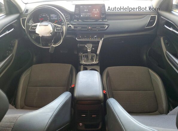 KNDEU2AAXP7360360 2023 KIA SELTOS White Вид панелі приладів