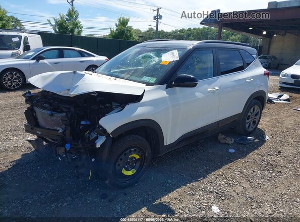 KNDEUCAA2R7496474 2024 KIA SELTOS White Front left