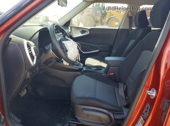 KNDJ23AU2L7012163 2020 KIA SOUL Красный Вид салона спереди