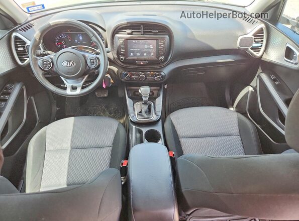 KNDJ23AU2M7139237 2021 KIA SOUL Green Vista del salpicadero