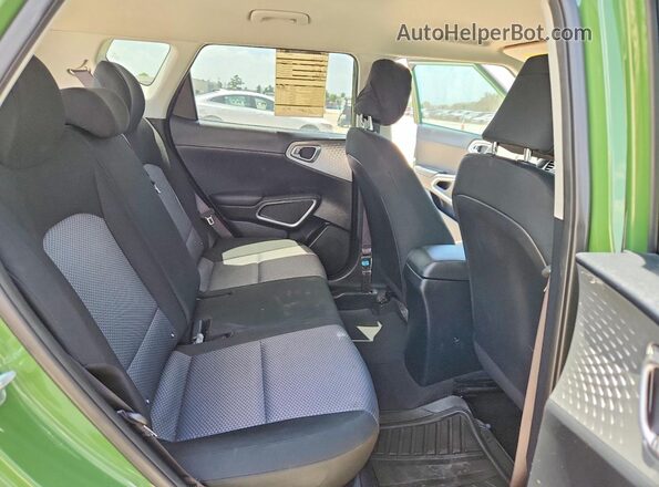 KNDJ23AU2M7139237 2021 KIA SOUL Green Vista de los asientos traseros